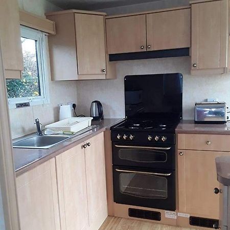 Rhosfeillion Static Caravan Apartment แคลนเกฟนี ภายนอก รูปภาพ