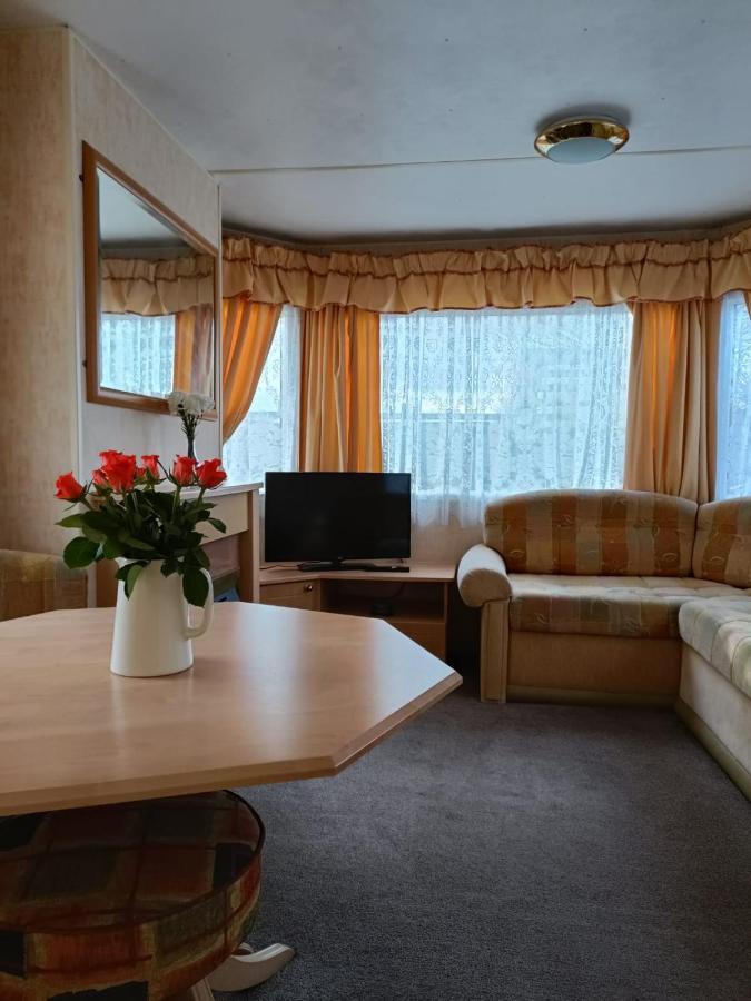 Rhosfeillion Static Caravan Apartment แคลนเกฟนี ภายนอก รูปภาพ