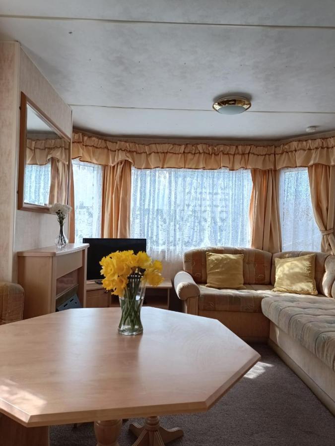 Rhosfeillion Static Caravan Apartment แคลนเกฟนี ภายนอก รูปภาพ