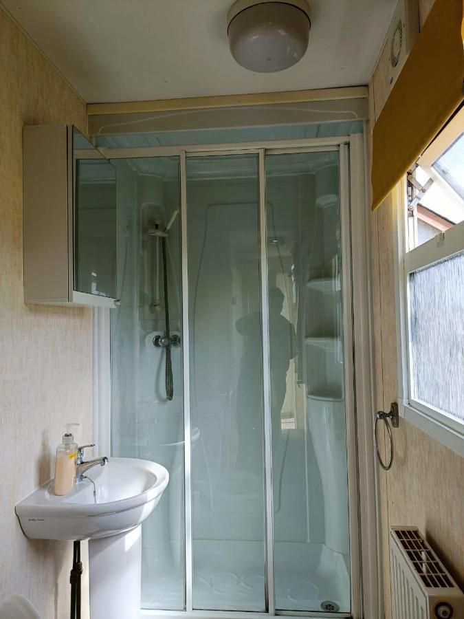 Rhosfeillion Static Caravan Apartment แคลนเกฟนี ภายนอก รูปภาพ